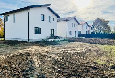 Vila cocheta in Ostratu - mai sunt de vanzare 2 - 24