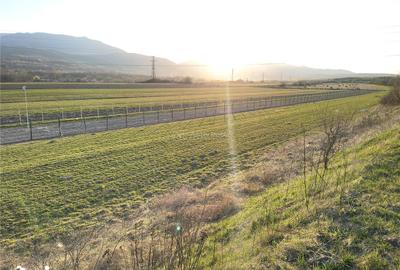 Teren de 2262 mp, în Central - 1