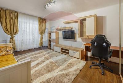 Garsoniera decomandata - Motoc 9 -  13 Septembrie - 1