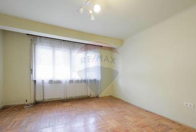 Casă cu 3 camere cu Teren 562 Mp în Central - 2