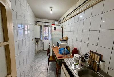 Apartament cu 3 camere decomandat în Central - 1