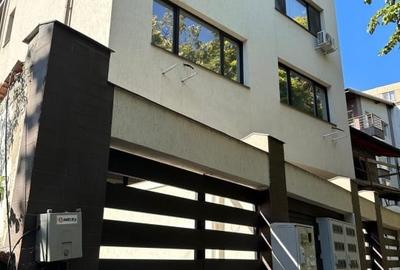 Apartament 4 Camere Pe 3 Niveluri + Curte Proprie 40 mp2 , Metrou Crangasi - 10