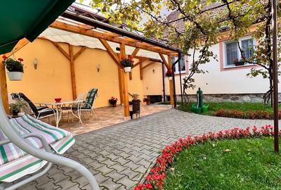 Casă cu 4 camere cu Teren 420 Mp în Central - 1