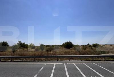 Teren de 13025 mp, în Central