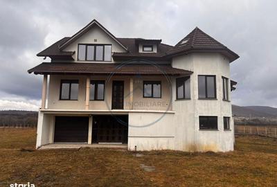 Casă cu 4 camere în Rusu Bârgăului - 1