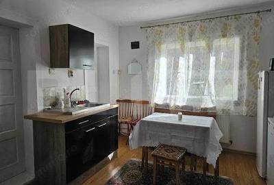 Casă cu 4 camere cu Teren 2432 Mp în Central - 10