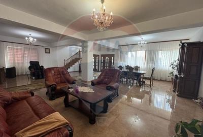 Casa / Vila cu 6 camere de vanzare - 6