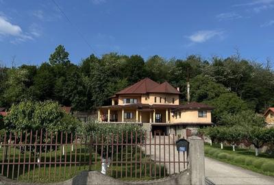 Casă cu 4 camere în Exterior Sud - 1