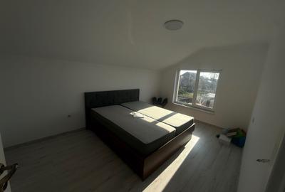 Casă cu 4 camere cu Teren 120 Mp în Central - 1