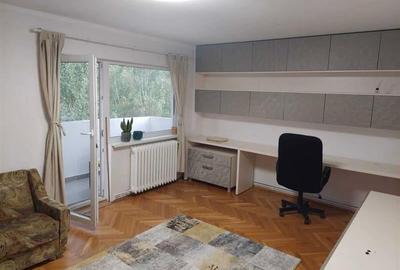 Apartament 3 camere decomandate , Parcare, Zona UMF - 2