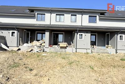 Casă cu 4 camere cu Canalizare în Moșnița Veche - 1