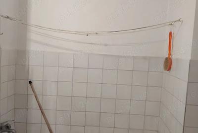 Garsoniera,semidecomandata,30 mp Ploie?ti vis a vis de spitalul Jude?ean 33.000 Euro negociabil - 3