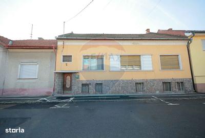 Casă cu 6 camere cu Teren 368 Mp în Orașul Nou - 10