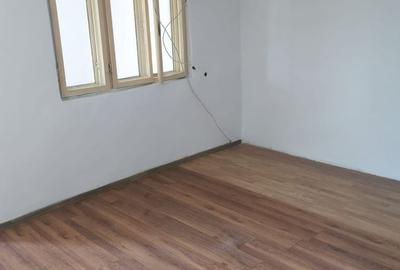 Casă cu 2 camere cu Teren 1000 Mp în Central - 3