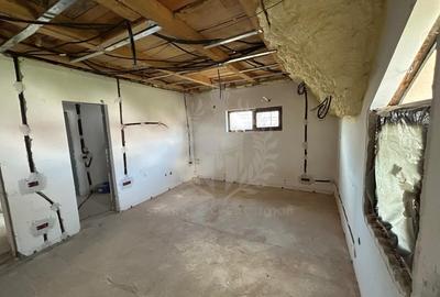 Casă individuală cu 6 camere cu Canalizare în Crevedia - 14