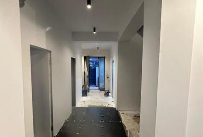 Casă cu 4 camere cu Teren 500 Mp în Palazu Mare - 1