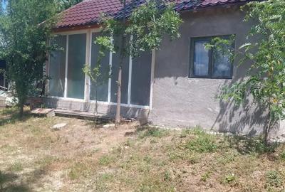 Casuta de vanzare in sat marghia comuna lunca corbului