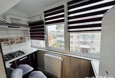 Apartament cu 3 camere decomandat în Delfinariu - 2