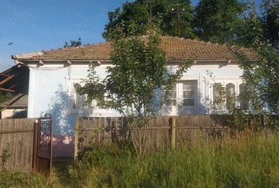Vand casa in satul Feredeni - 1