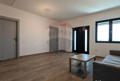 Casă cu 4 camere cu Teren 573 Mp în Bâldana - 8