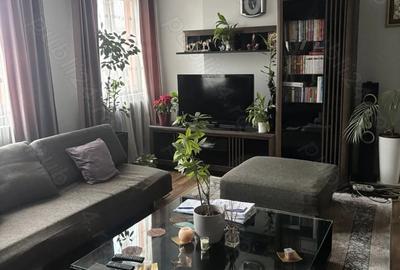 Apartament cu 3 camere decomandat în Central - 8