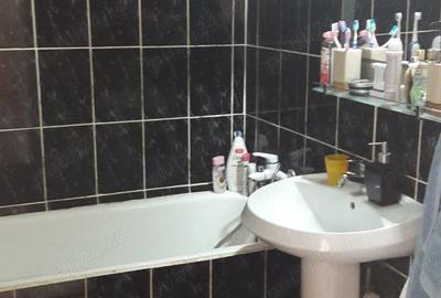 Inchiriez apartament 2 cam.centrala proprie pe gaz ,zona A.Vlaicu , 275 euro - 3