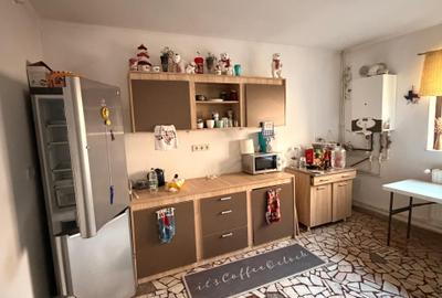 Casă cu 4 camere cu Garaj în Lazu - 6