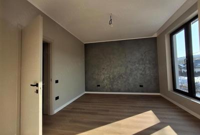 Casă cu 7 camere cu Teren 500 Mp în Bucium - 9