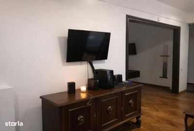 Apartament cu 3 camere în Centrul Istoric