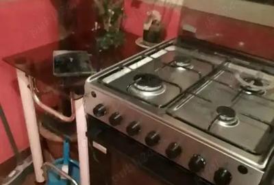 Inchiriez apartament 3 camere
