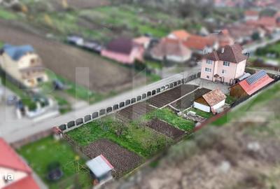 Casă cu 4 camere cu Teren 1000 Mp în Central