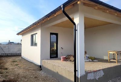 Casă cu 4 camere în Șimian - 6