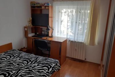 Apartament cu 3 camere decomandat, mobilat în Timpuri Noi