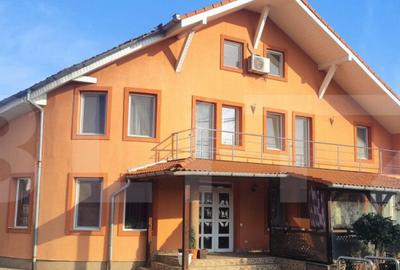 Casa cu 6 camere, 294 mp, zona-Nufarul - 5