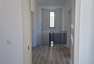 Casă cu 4 camere cu Teren 240 Mp în Central - 7