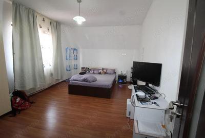 Garsonieră decomandată în Central - 2