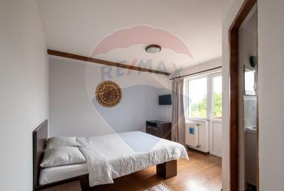 Casă cu 9 camere cu Teren 888 Mp în Sohodol - 7