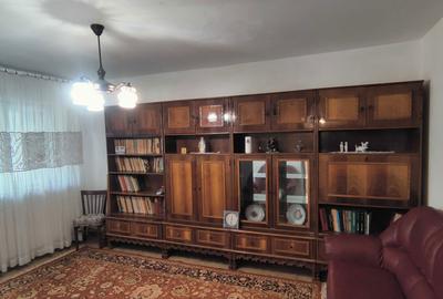 Apartament cu 3 camere decomandat în 1 Mai - 3