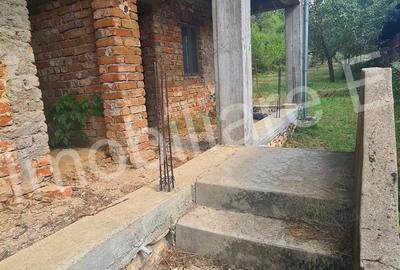 Casă cu 2 camere cu Teren 1462 Mp în Central - 8