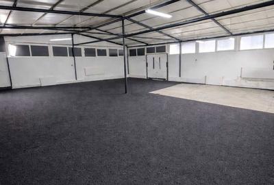 Spațiu comercial, de 180 mp, în Central - 4