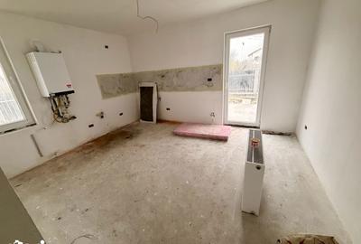 Casă cu 4 camere cu Teren 270 Mp în Glina - 16