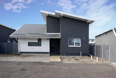 Casă individuală cu 3 camere cu Canalizare în Tărlungeni - 1