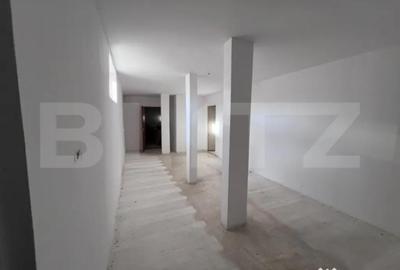 Casă cu 11 camere cu Teren 1342 Mp în Central - 1