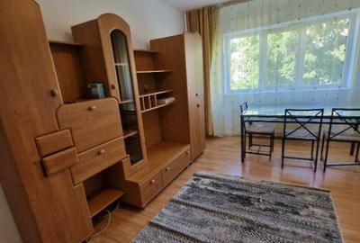 Proprietar inchiriez apartament de 3 camere in militari