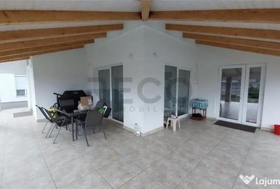 Casă cu 7 camere cu Teren 2203 Mp în Sântion - 6