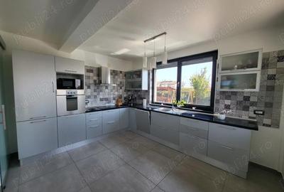Casă cu 6 camere cu Teren 325 Mp în Costinești - 2
