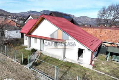 Casă cu 3 camere cu Teren 505 Mp în Moieciu - 1