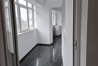 Apartament cu 5 camere decomandat în Universitate - 3