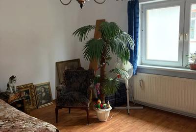 Casă cu 4 camere cu Teren 70 Mp în Central