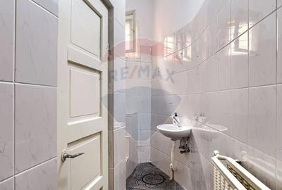 Spațiu comercial, de 70 mp, în Central - 1